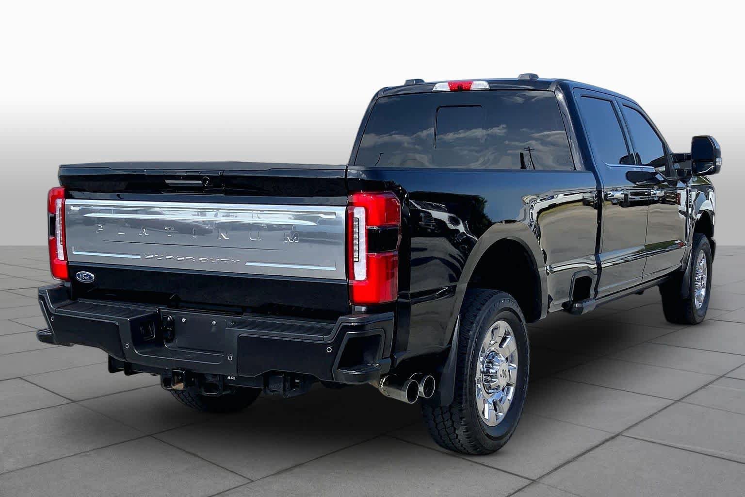 Certified 2024 Ford F350 Platinum w/ FX4 Off-Road Package AWD/4WD image 13