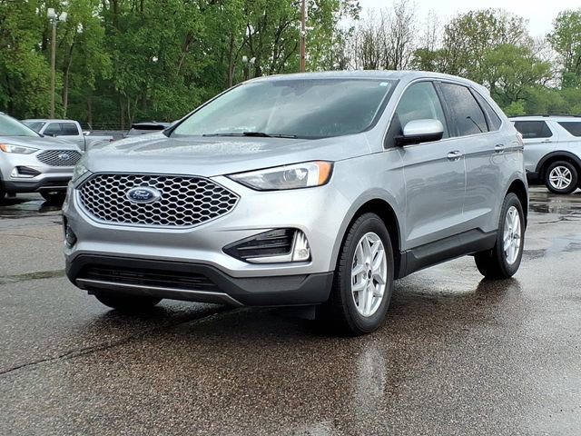 Certified 2023 Ford Edge SEL w/ Convenience Package AWD/4WD image 3