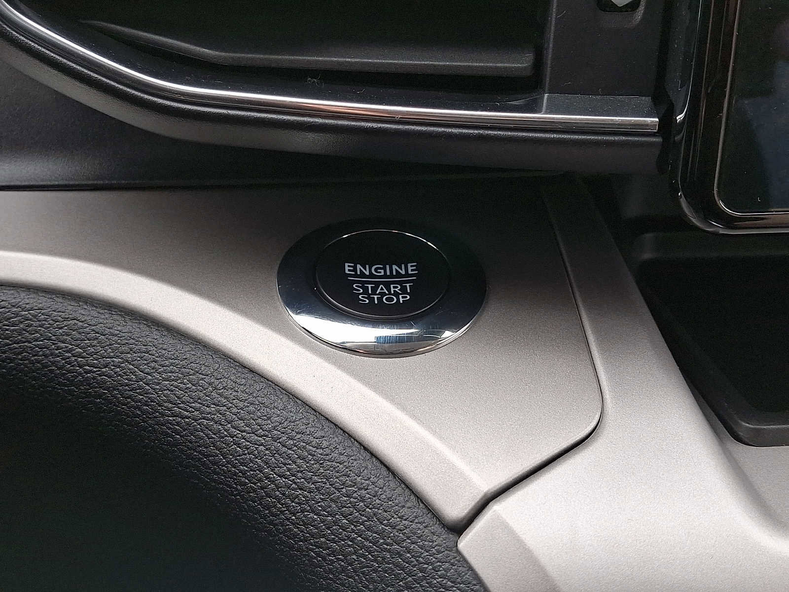 Certified 2023 Ford Explorer XLT w/ Equipment Group 202A image 26