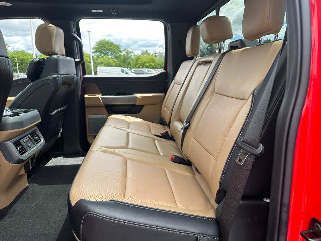Certified 2024 Ford F250 Lariat w/ Lariat Ultimate Package AWD/4WD image 32