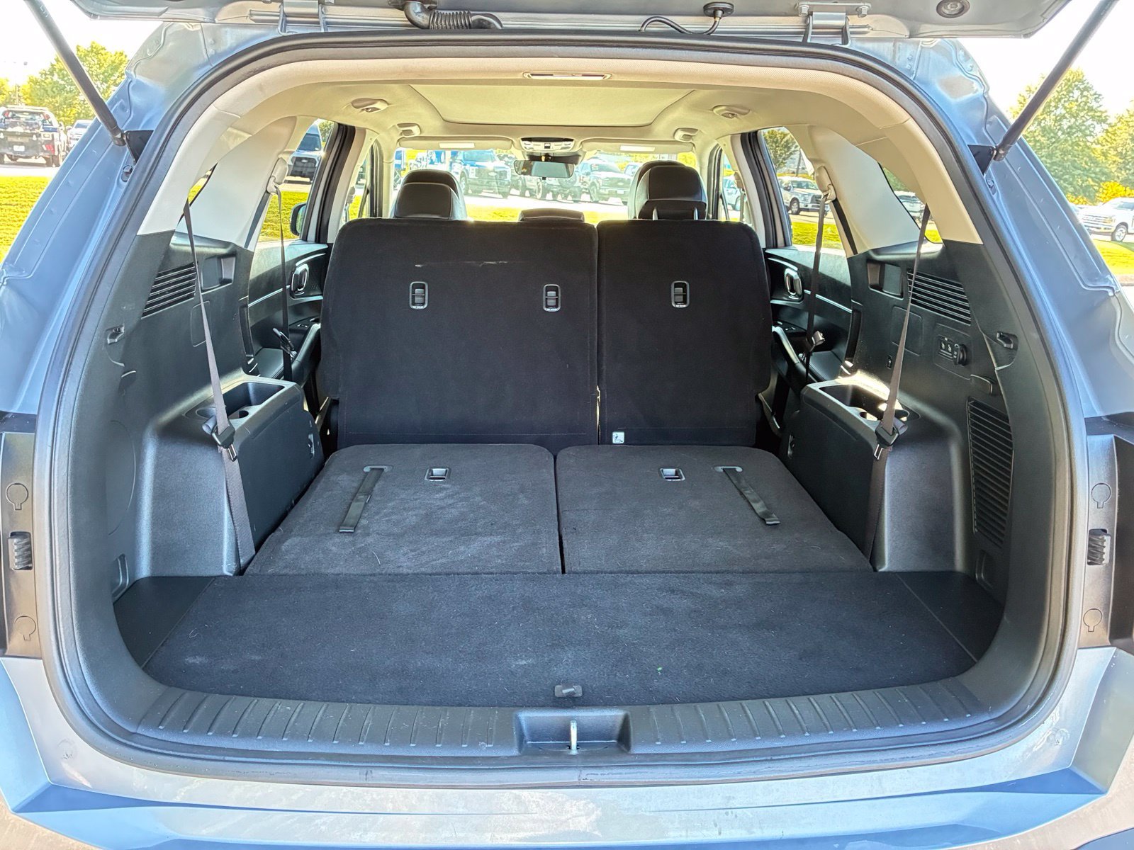 Used 2025 Kia Sorento S w/ Panoramic Sunroof Package FWD image 16