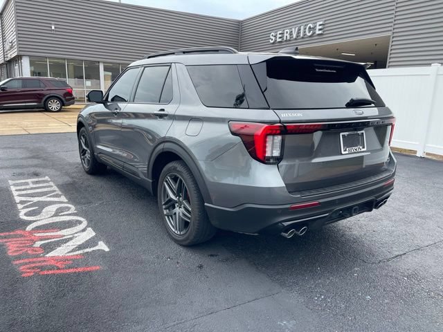 Certified 2025 Ford Explorer ST RWD image 5