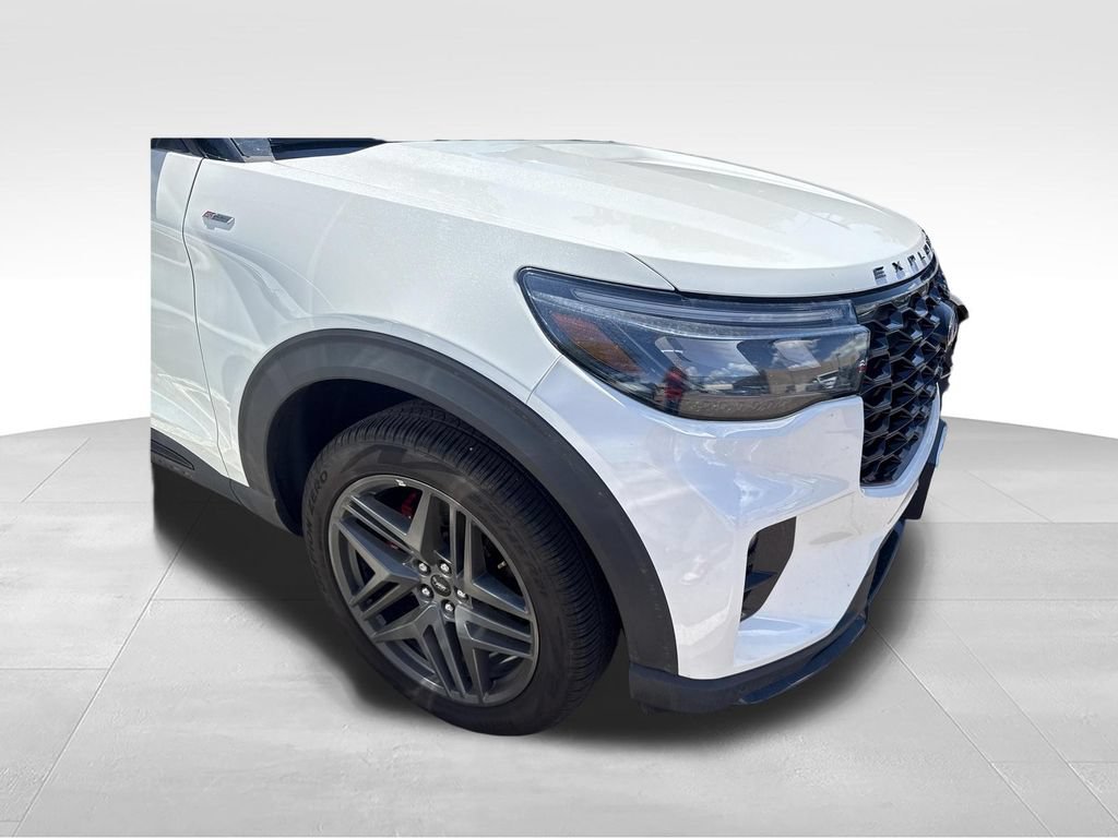 Certified 2025 Ford Explorer ST-Line w/ ST-Line Street Pack AWD/4WD image 8