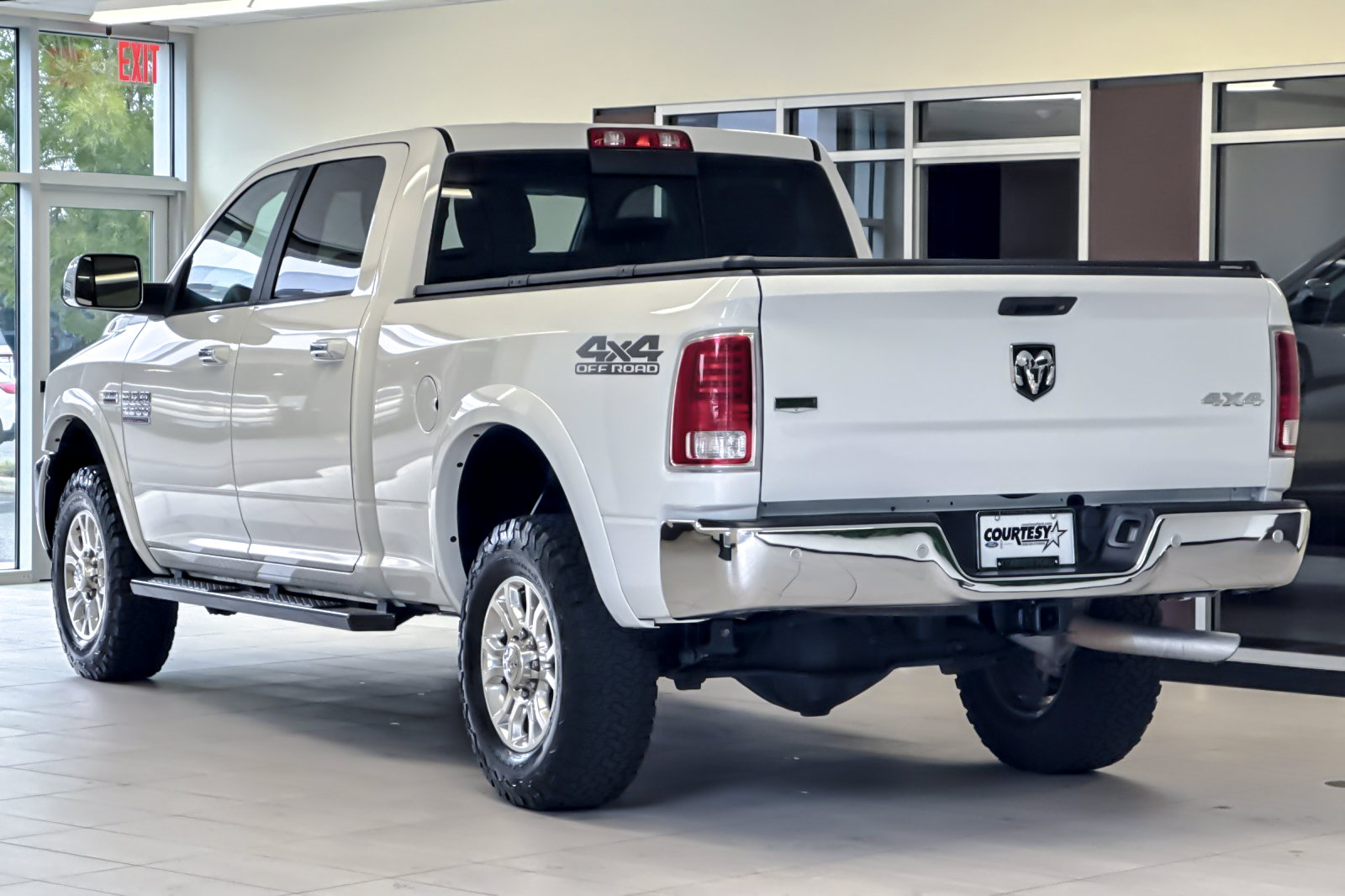 Used 2018 RAM 2500 Laramie w/ Off Road Package AWD/4WD image 6