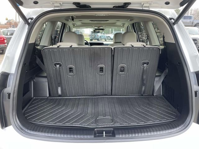 Used 2025 Kia Telluride EX w/ EX Captain's Chair Package image 8