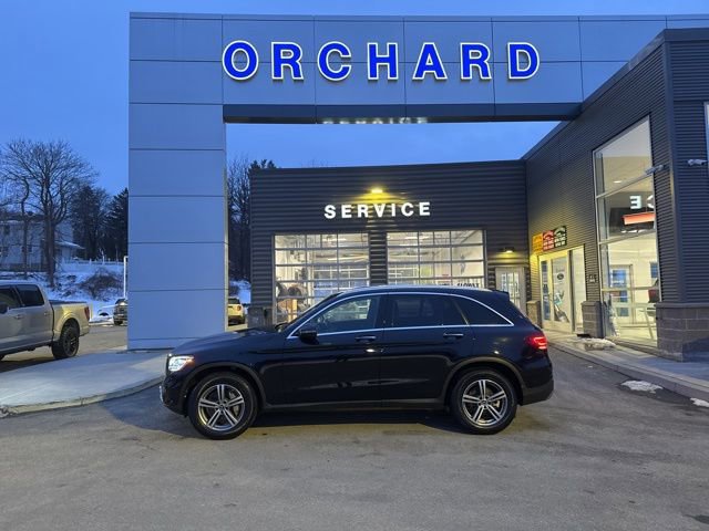 Used 2021 Mercedes-Benz GLC 300 4MATIC image 2