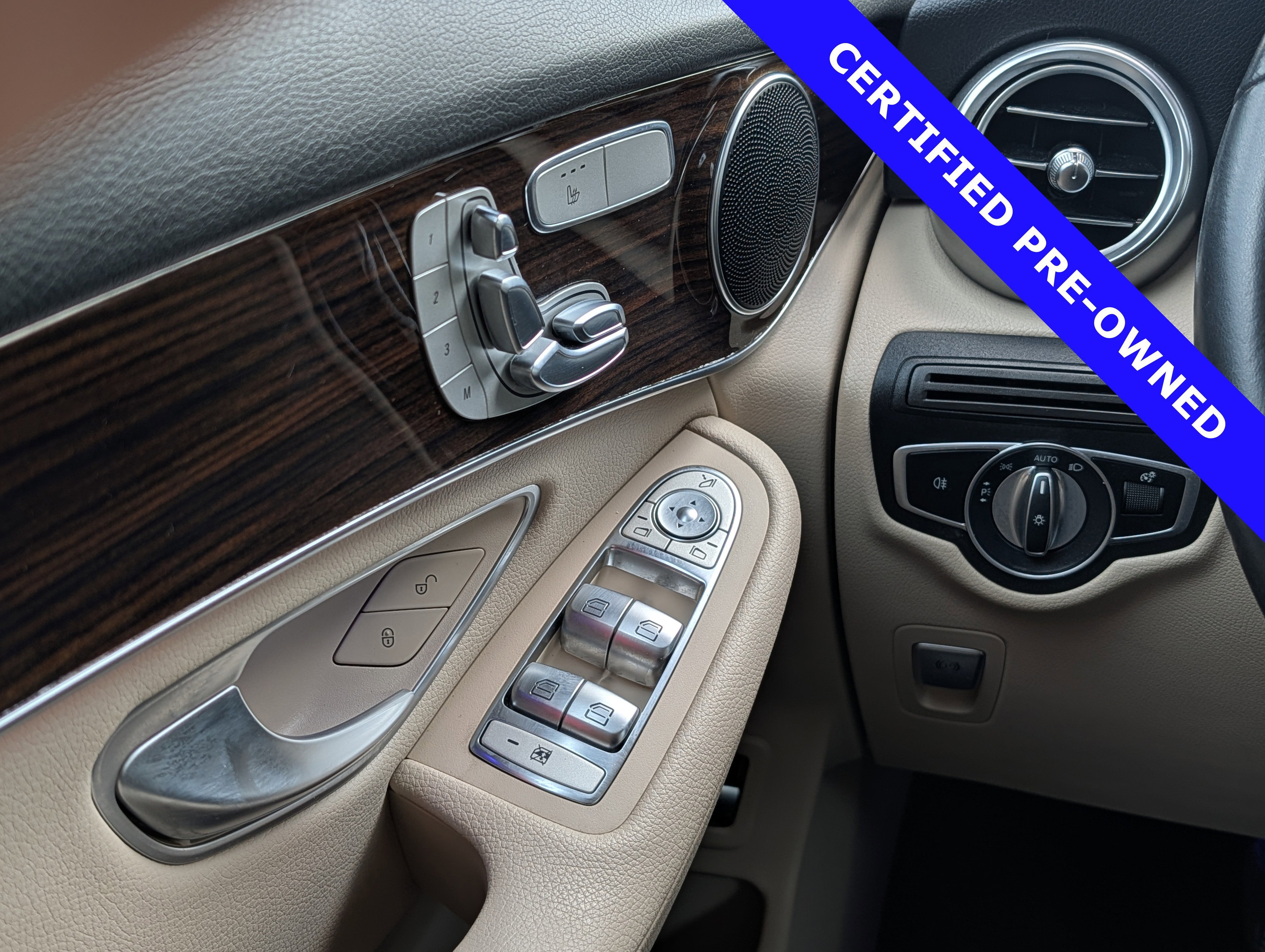 Used 2022 Mercedes-Benz GLC 300 image 24