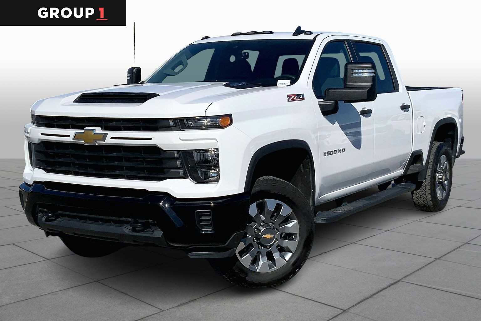 Used 2024 Chevrolet Silverado 2500 Custom w/ Custom Value Package image 5