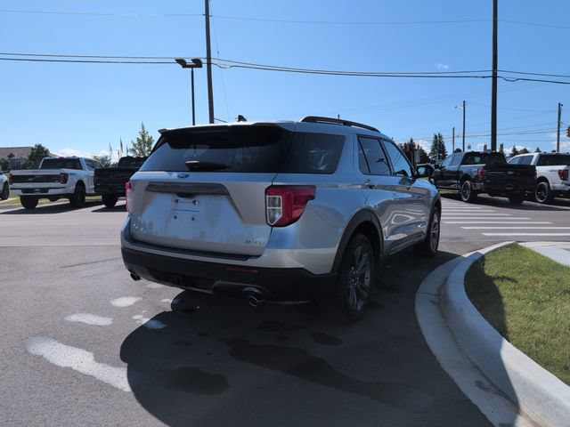 Certified 2021 Ford Explorer XLT w/ Equipment Group 202A AWD/4WD image 5