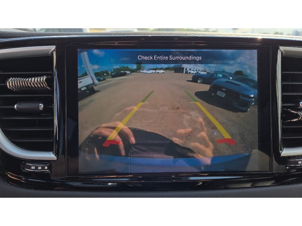Used 2024 Chrysler Pacifica Touring-L FWD image 30