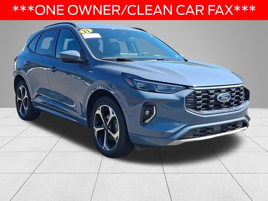Certified 2023 Ford Escape ST-Line Elite w/ Premium Technology Package AWD/4WD image 3