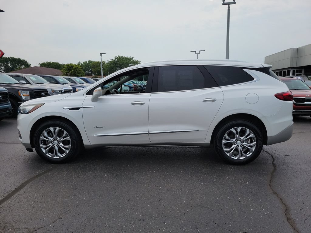 Used 2018 Buick Enclave Avenir w/ Avenir Technology Package AWD/4WD image 7