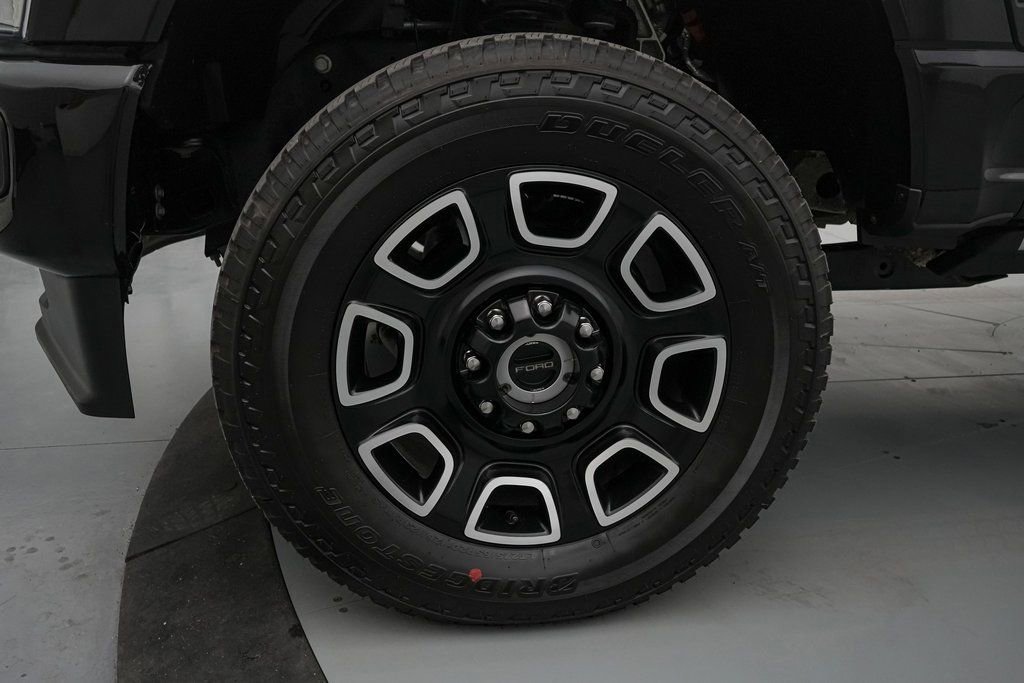 Certified 2025 Ford F350 Platinum AWD/4WD image 12
