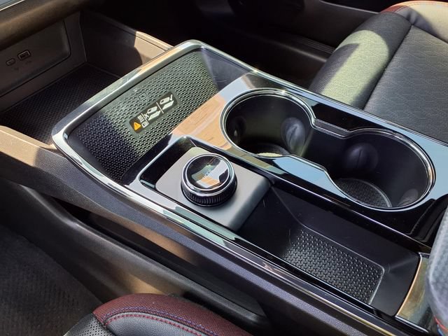 Used 2025 Chevrolet Equinox RS w/ Safety and Technology Package FWD image 8