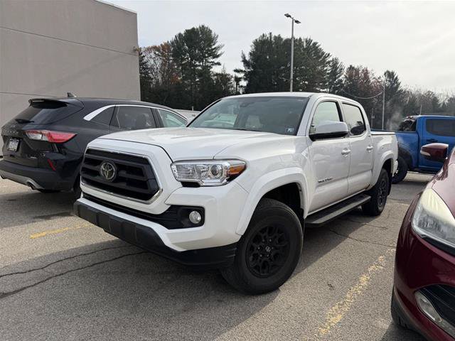 Used 2022 Toyota Tacoma SR5 w/ Technology Package AWD/4WD image 3