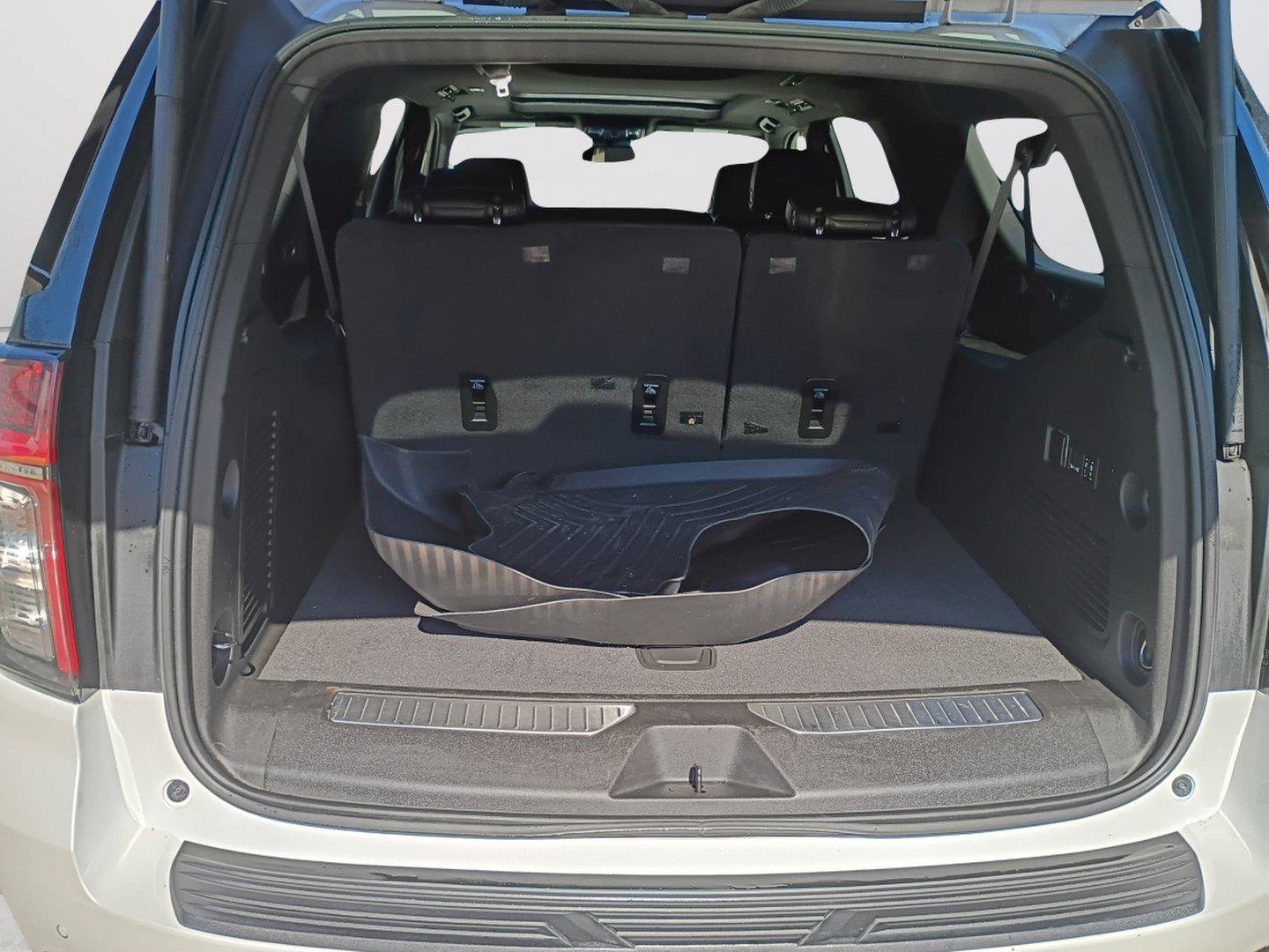 Used 2024 Chevrolet Suburban Z71 w/ Luxury Package AWD/4WD image 22