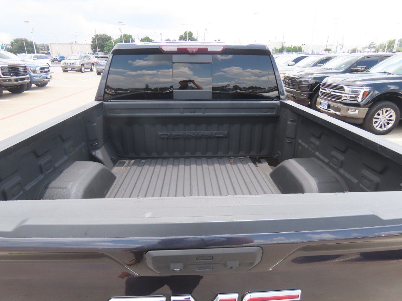 Used 2023 GMC Sierra 1500 Denali w/ Denali Reserve Package AWD/4WD image 14