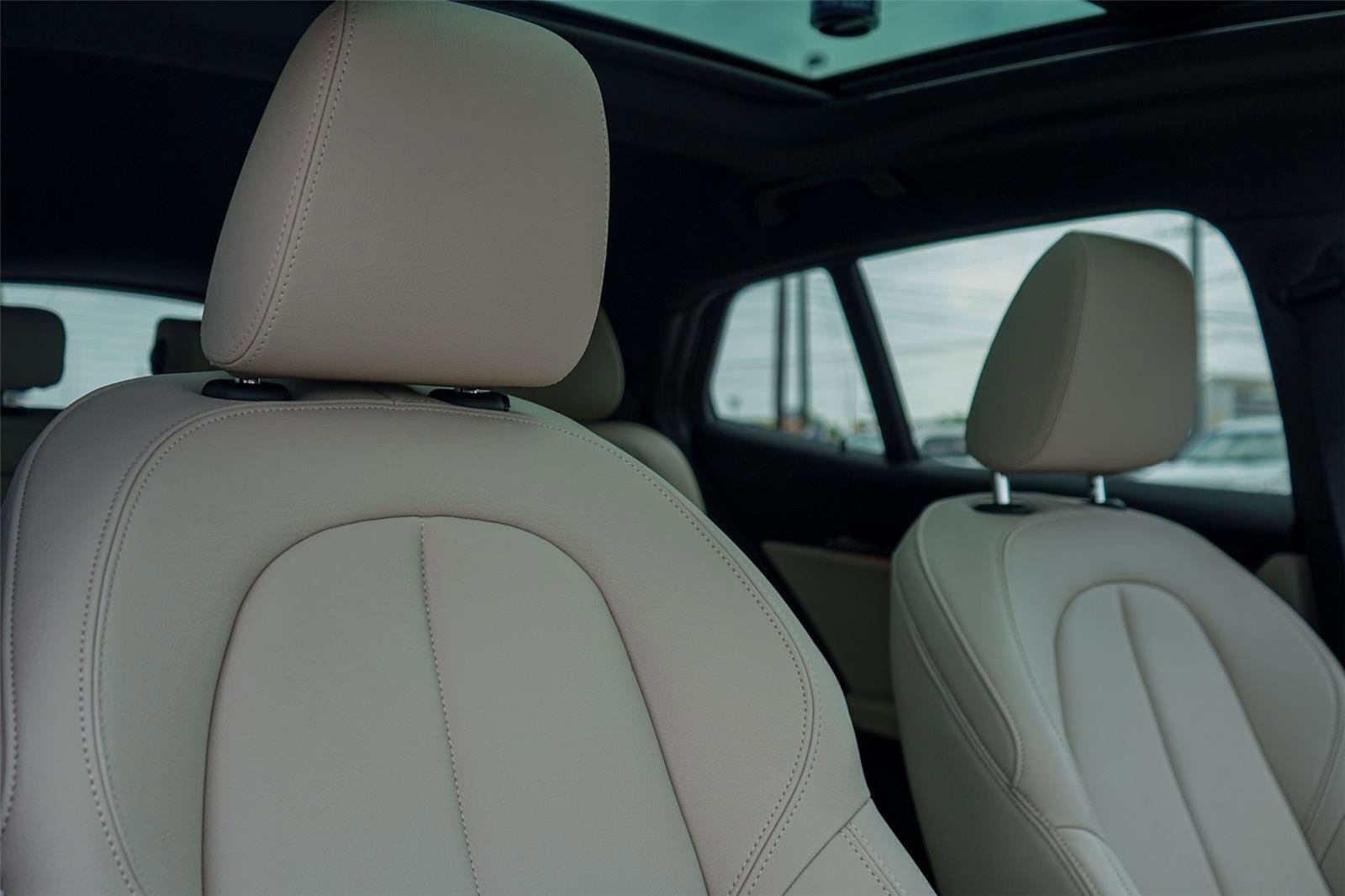 Used 2023 BMW X2 sDrive28i w/ M Sport Package FWD image 31