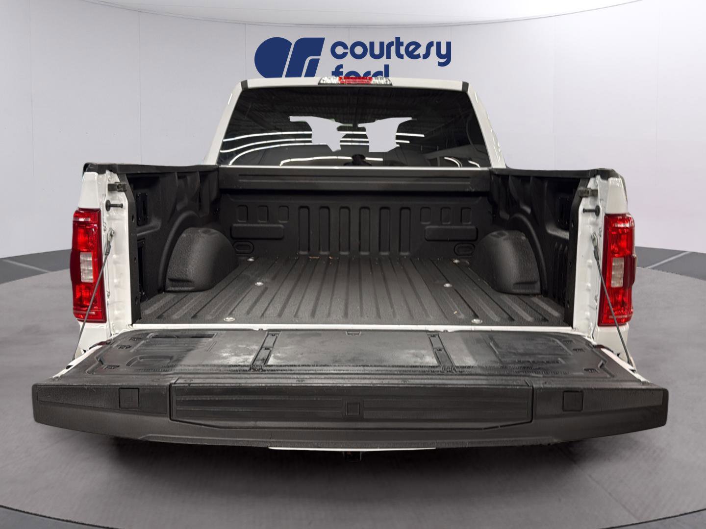 Certified 2022 Ford F150 XLT w/ Equipment Group 302A High image 9