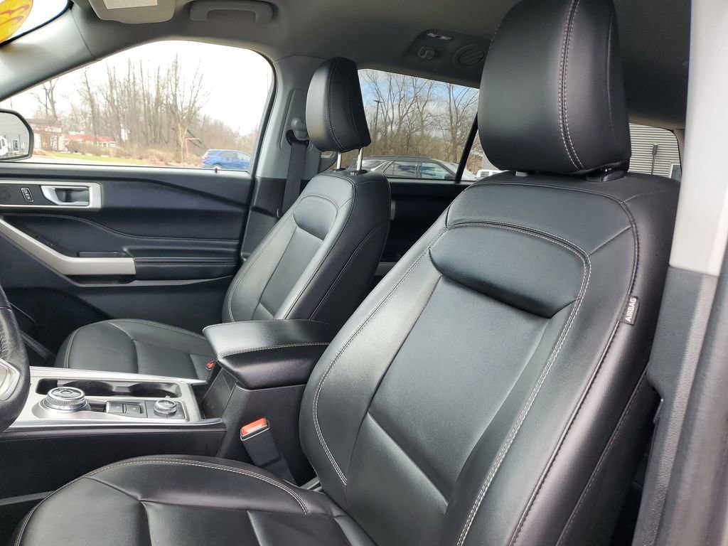 Certified 2023 Ford Explorer XLT w/ Equipment Group 202A image 15