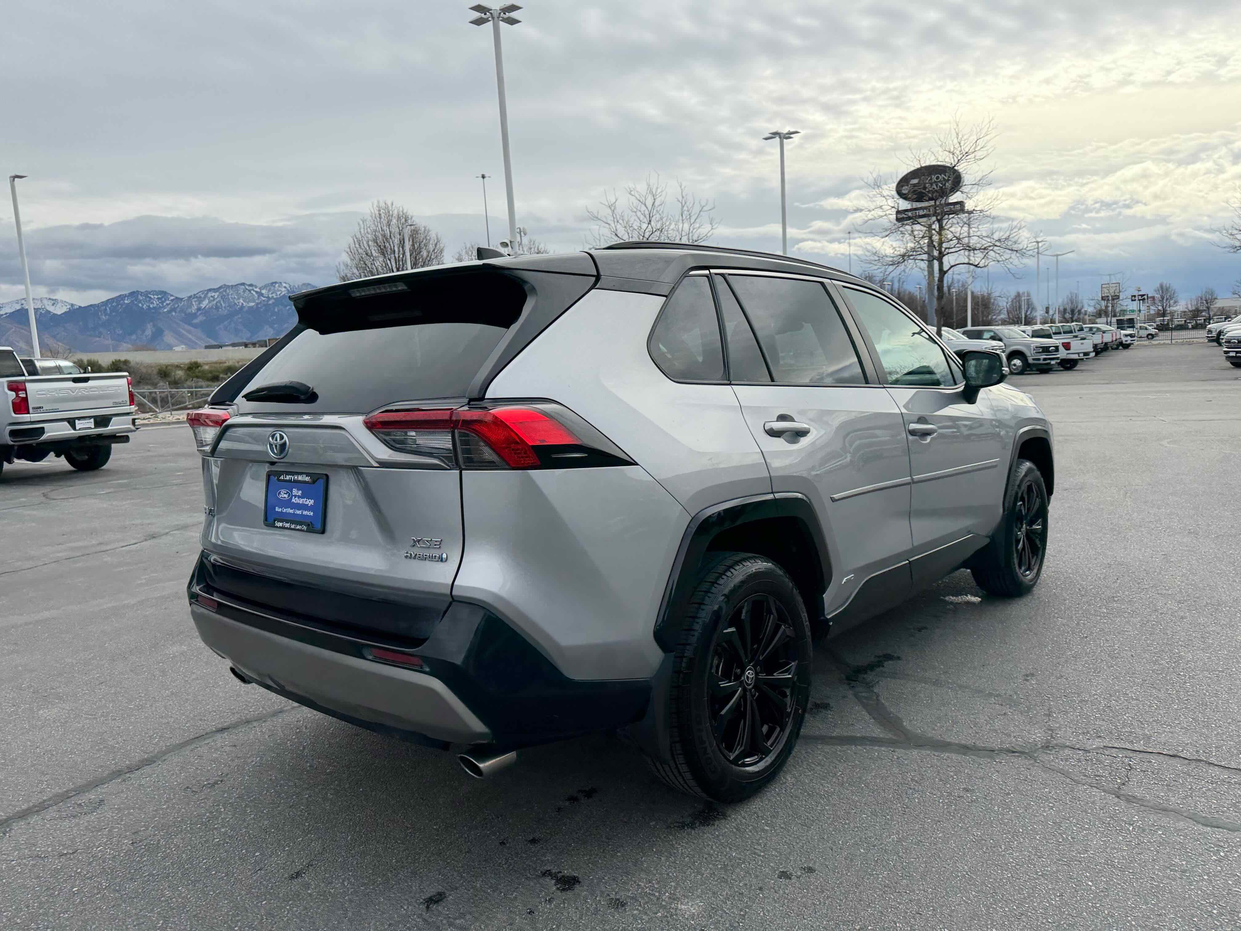 Used 2022 Toyota RAV4 XSE w/ XSE Grade Weather Package image 6