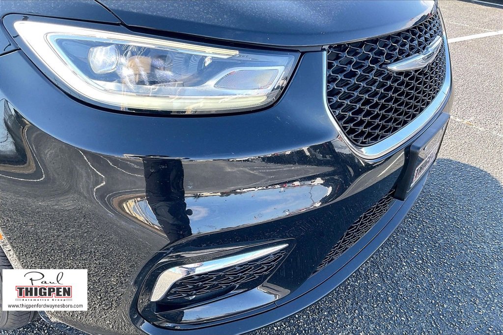 Used 2024 Chrysler Pacifica Touring-L image 28