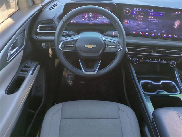 Used 2025 Chevrolet Traverse LT w/ Driver Confidence Package image 16