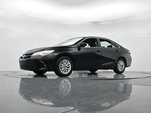 Used 2017 Toyota Camry LE FWD image 37