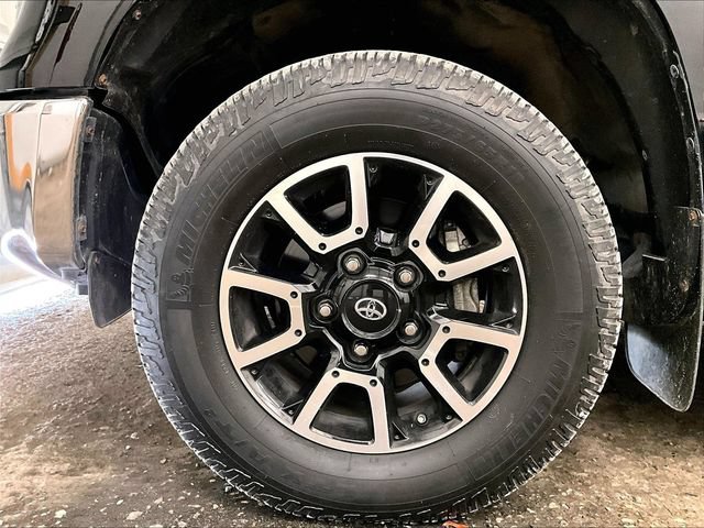 Used 2018 Toyota Tundra Limited w/ Limited Premium Package AWD/4WD image 8