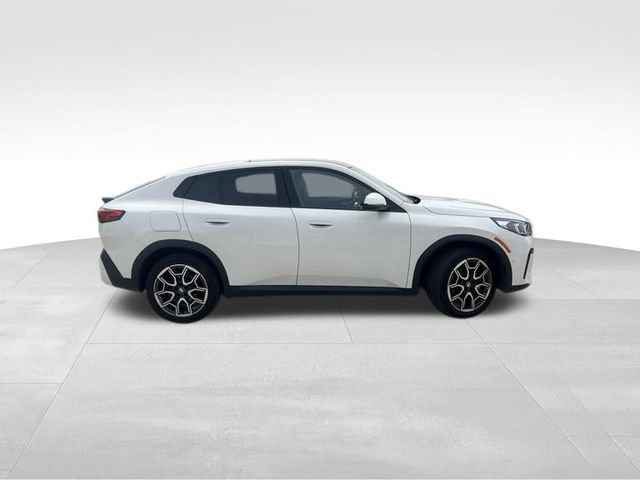 Used 2026 BMW X2 xDrive28i AWD/4WD image 7