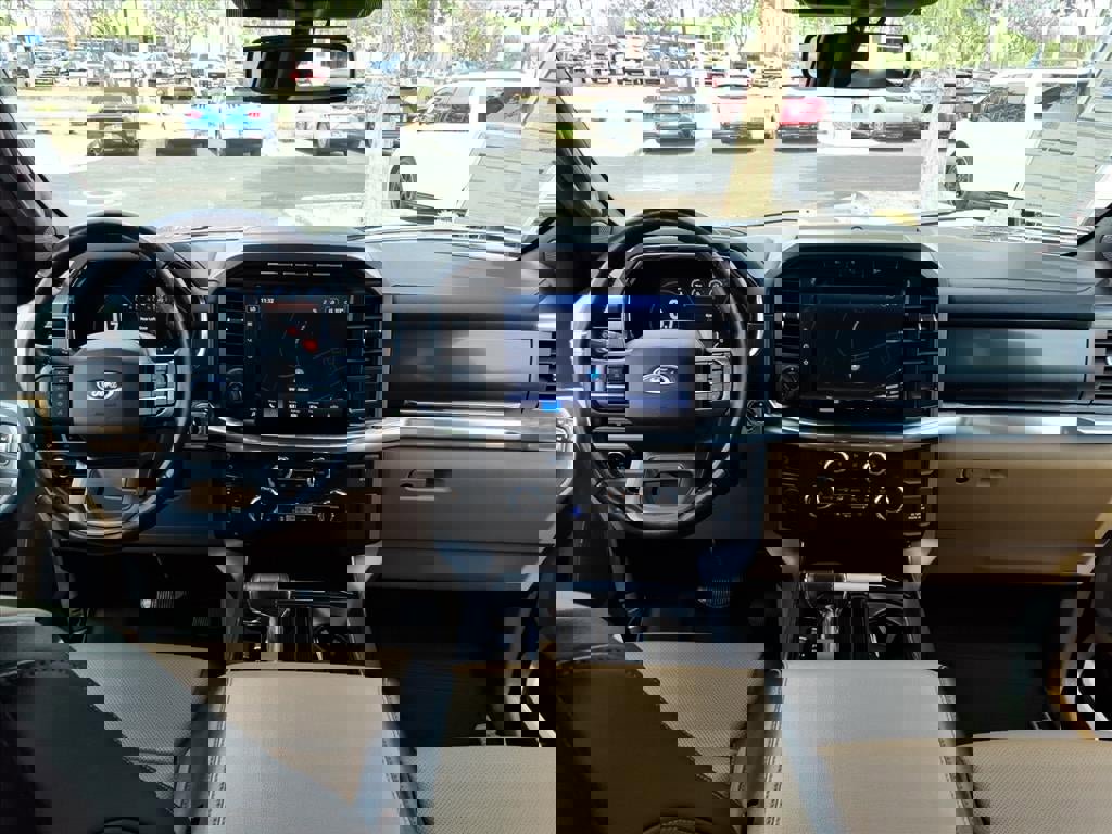 Certified 2022 Ford F150 Lariat w/ Equipment Group 502A High image 18