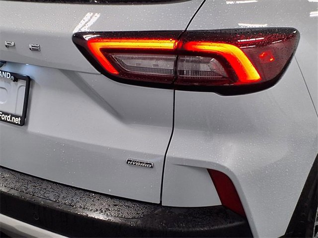 Certified 2025 Ford Escape SE w/ Class II Trailer Tow Package image 30