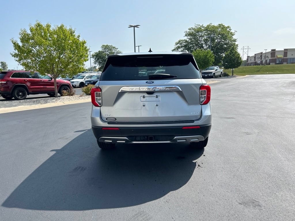 Certified 2023 Ford Explorer XLT w/ Equipment Group 202A AWD/4WD image 8