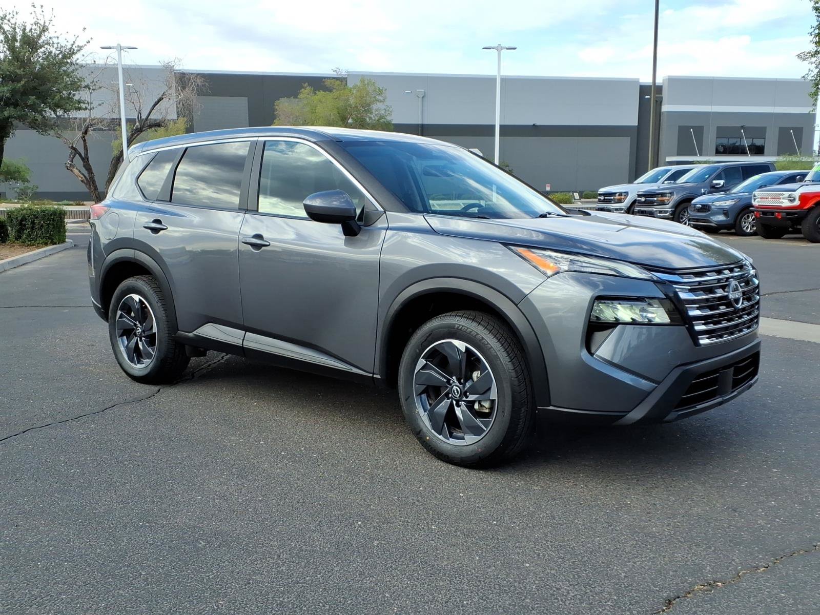 Used 2025 Nissan Rogue SV FWD image 8