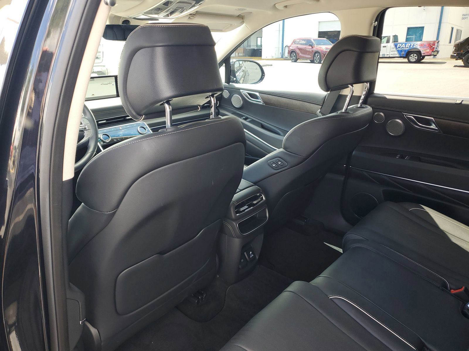 Used 2024 Genesis GV80 2.5T w/ Advanced Package AWD/4WD image 11