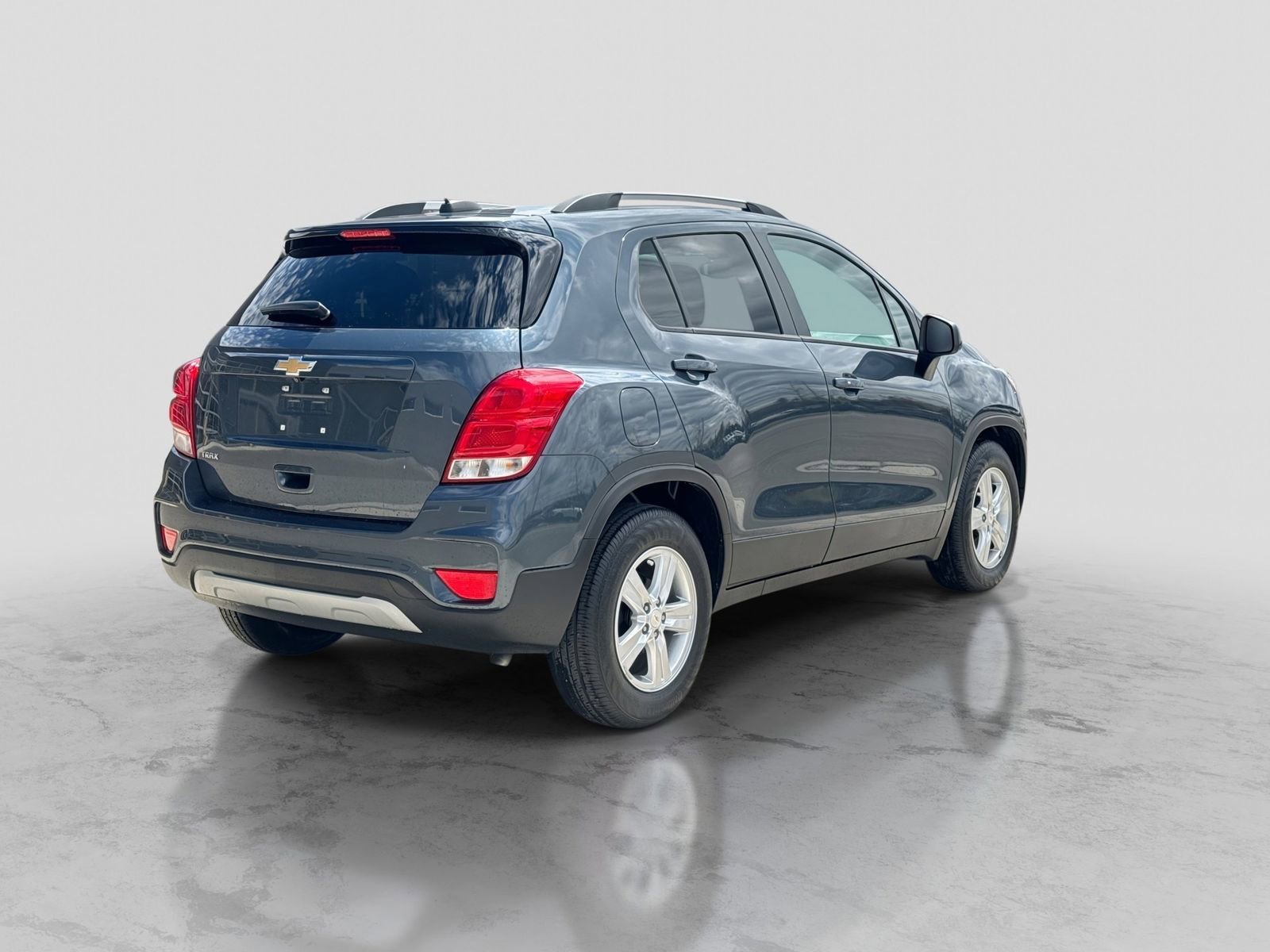 Used 2022 Chevrolet Trax LT w/ LT Convenience Package FWD image 8