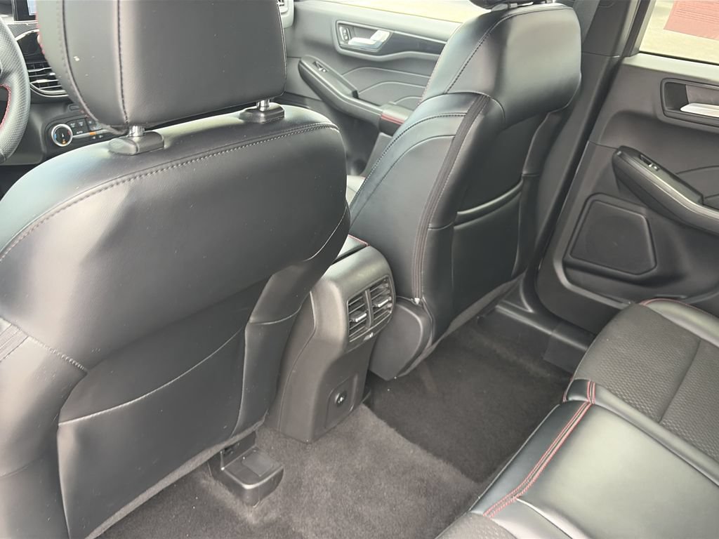Certified 2025 Ford Escape ST-Line FWD image 28