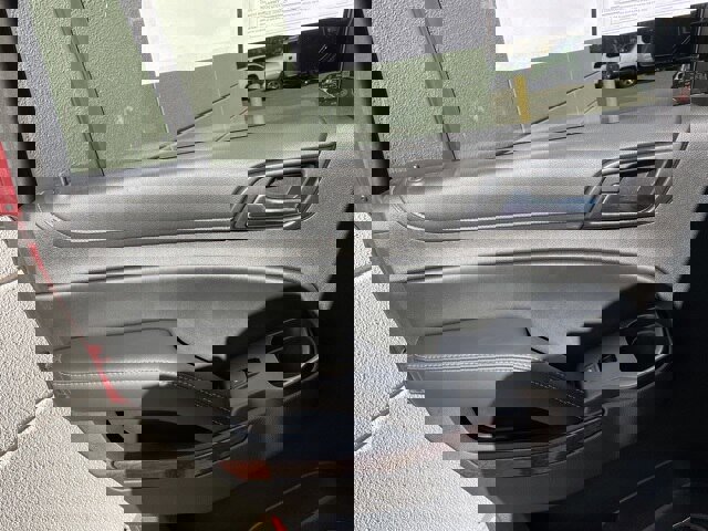 Used 2016 GMC Yukon SLT w/ Premium Edition image 16