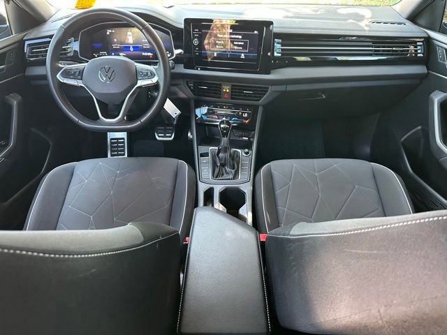 Used 2025 Volkswagen Jetta Sport FWD image 10