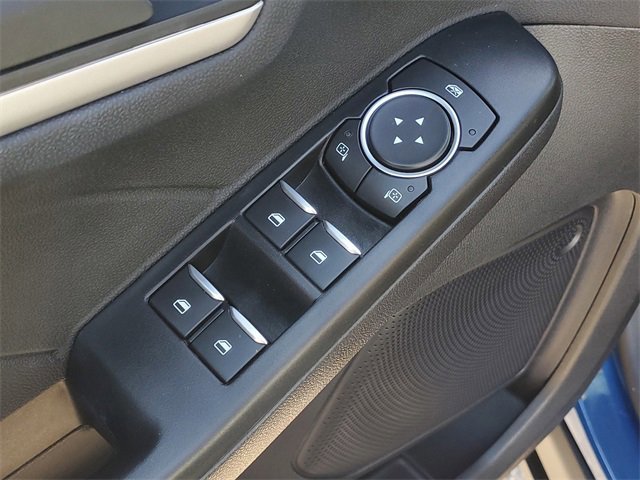 Certified 2022 Ford Escape SE w/ Cold Weather Package image 10