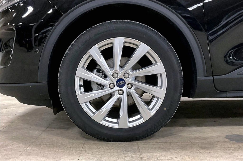 Certified 2021 Ford Escape Titanium w/ Titanium Elite Package image 11