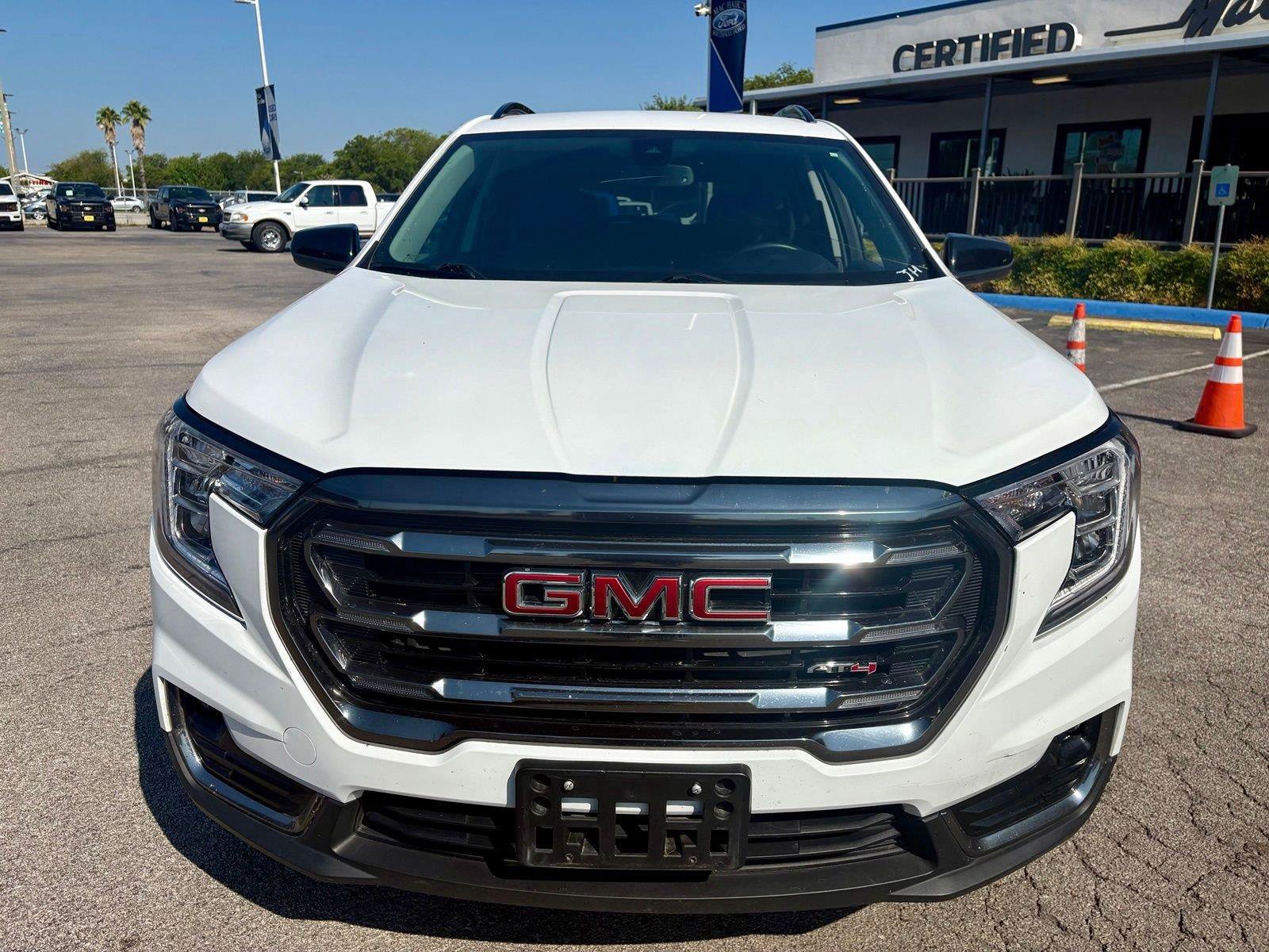 Used 2023 GMC Terrain AT4 AWD/4WD image 8