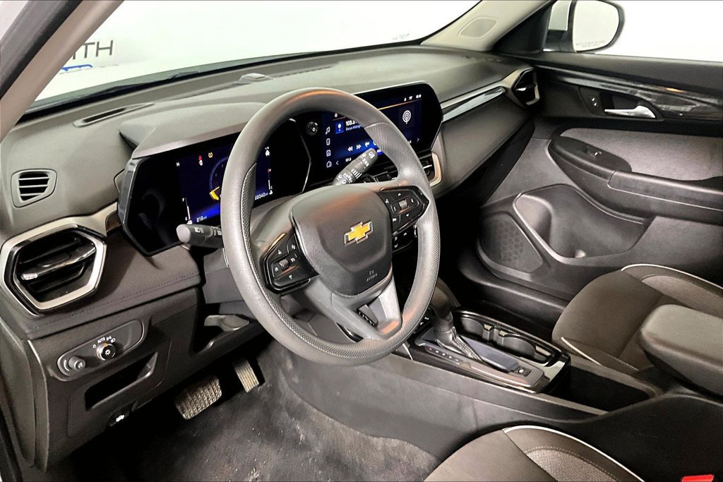 Used 2025 Chevrolet TrailBlazer LT FWD image 10