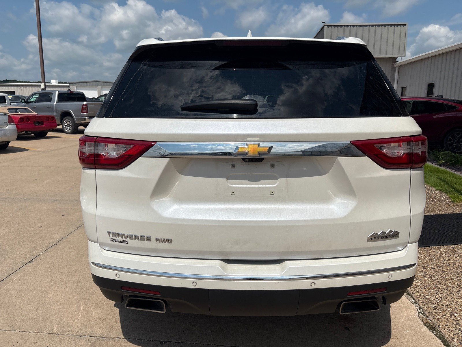 Used 2021 Chevrolet Traverse High Country AWD/4WD image 12