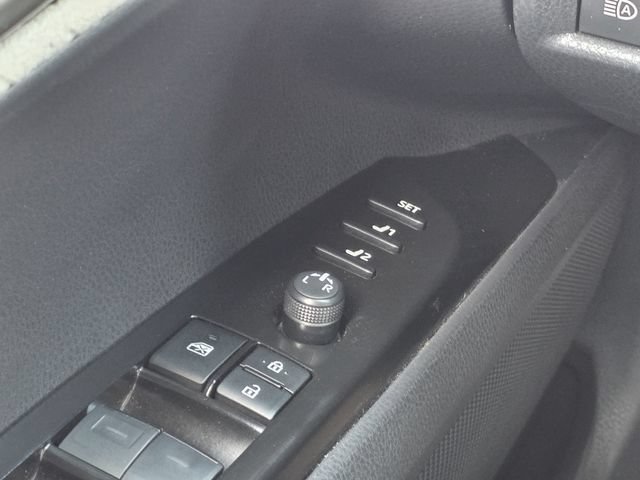 Used 2025 Toyota Camry XLE w/ Premium Package FWD image 18