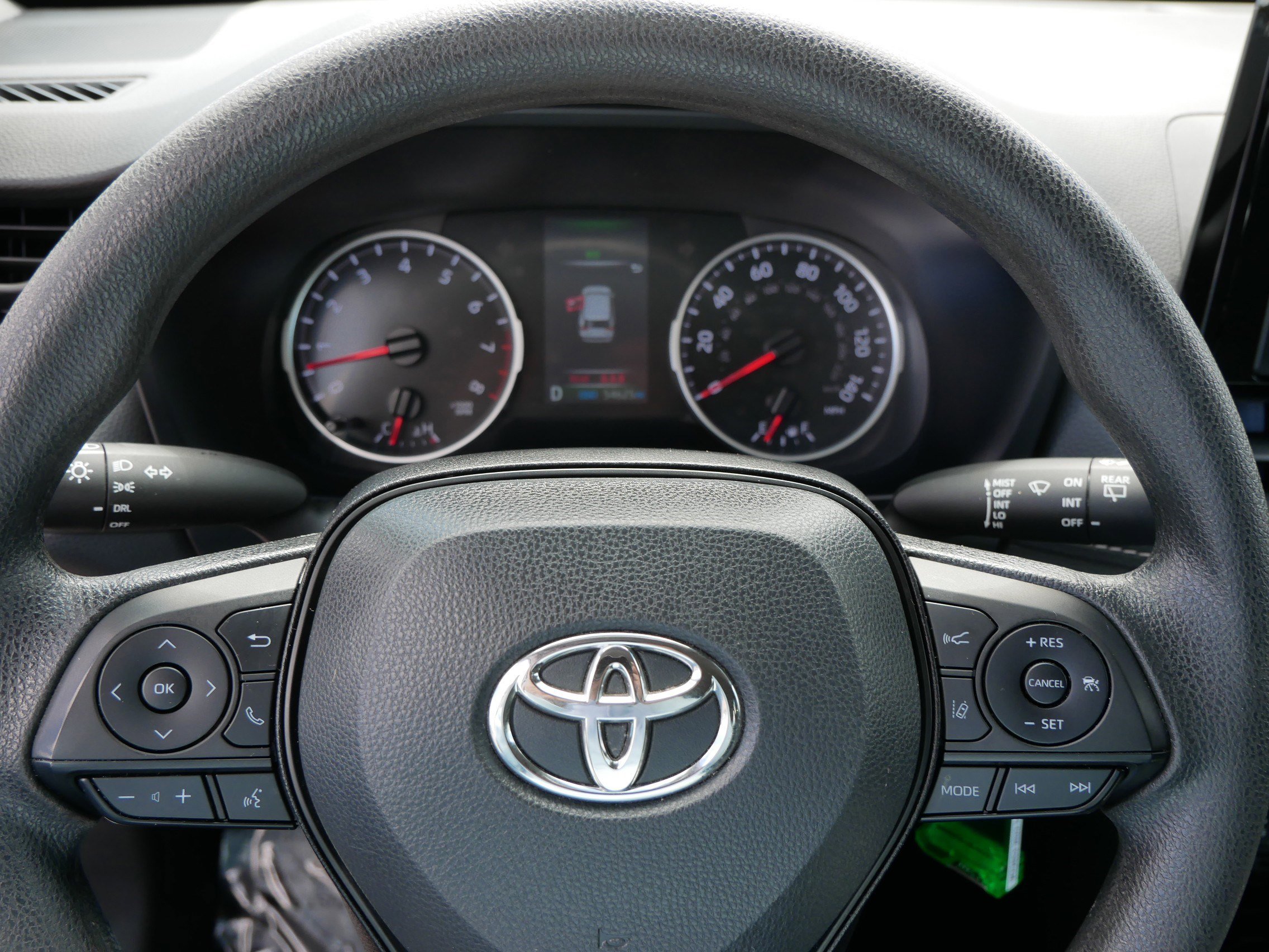 Used 2022 Toyota RAV4 LE w/ Carpet Mat Package (TMS) AWD/4WD image 25