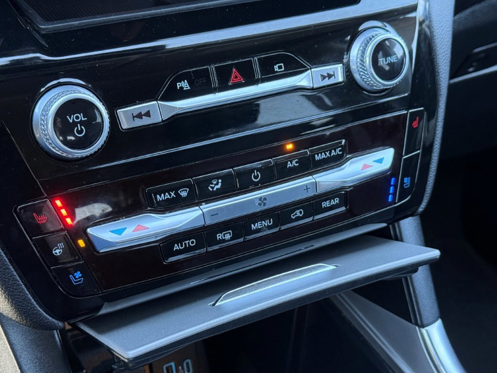 Certified 2023 Ford Explorer Limited image 36