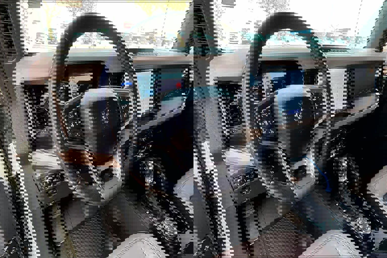 Certified 2023 Ford Bronco Wildtrak image 8