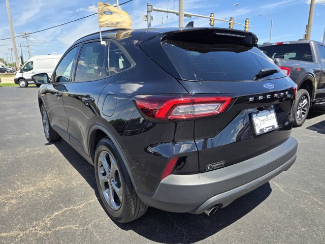 Certified 2025 Ford Escape ST-Line FWD image 7