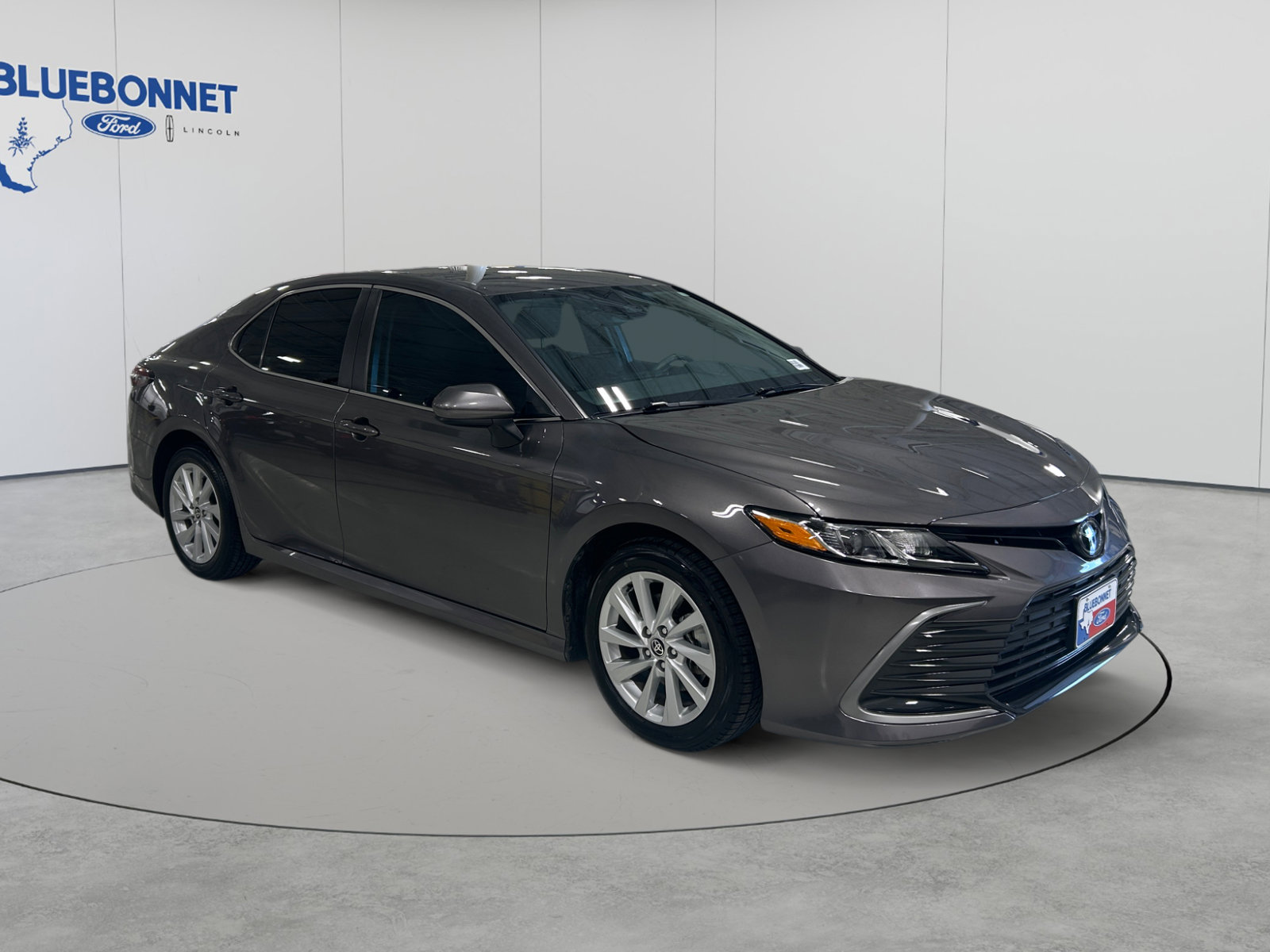 Used 2024 Toyota Camry LE FWD image 3
